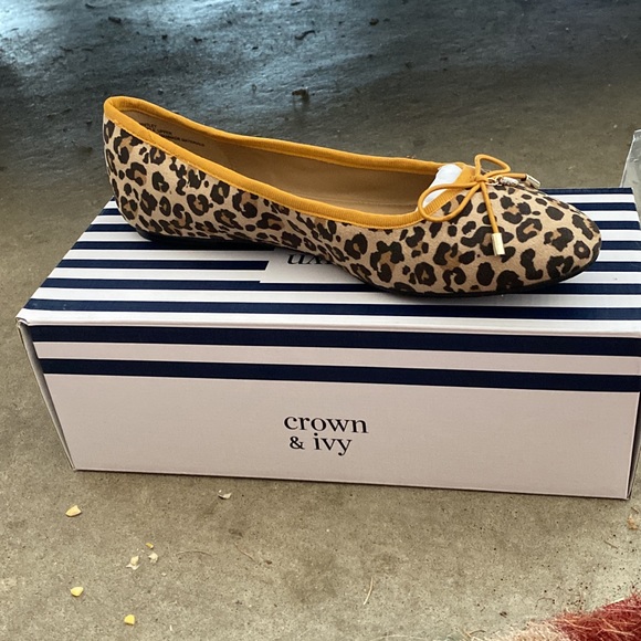 Size 9.5 Crown and Ivy - brand new will not ship box unless requested - Picture 1 of 2
